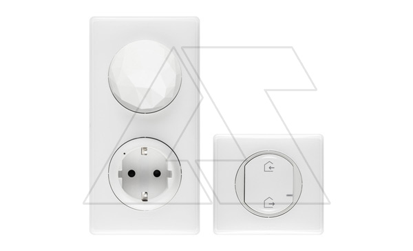 Купить Netatmo-Celiane-Стартовый пакет. Шлюз WiFi + умная розетка 2P+E 16A 230V + главный беспр. выключатель Я дома/Я вне дома, белый. Рамка белый глянец фото