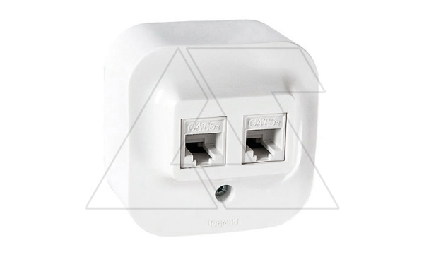 Купить Quteo - Розетка двойная 2хRJ-45 UTP кат.5Е, накладной монтаж, белая Legrand фото