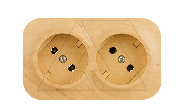 Купить Quteo - Розетка двойная 2х2P,накладной монтаж, винт. зажимы, со смещением контактов 45°, дерево Legrand фото