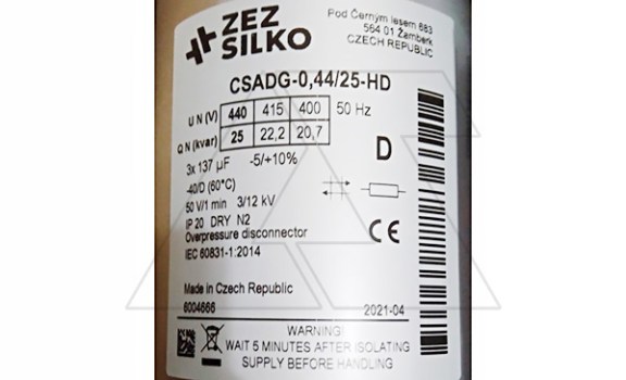 Конденсатор CSADG-0,44/25-HD, трехфазный, 25kVAr(440VAC), 20.7kVAr(400VAC), MKP заполненный газом, клеммник S=16mm², тяжелый режим, IP20 ZEZ Silko даташит схема