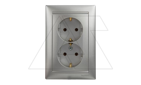 Valena - Розетка 2x2P+E нем. стд., алюминий фото
